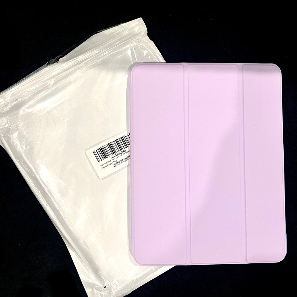 NWT Arae iPad Air 10 Trifold Case